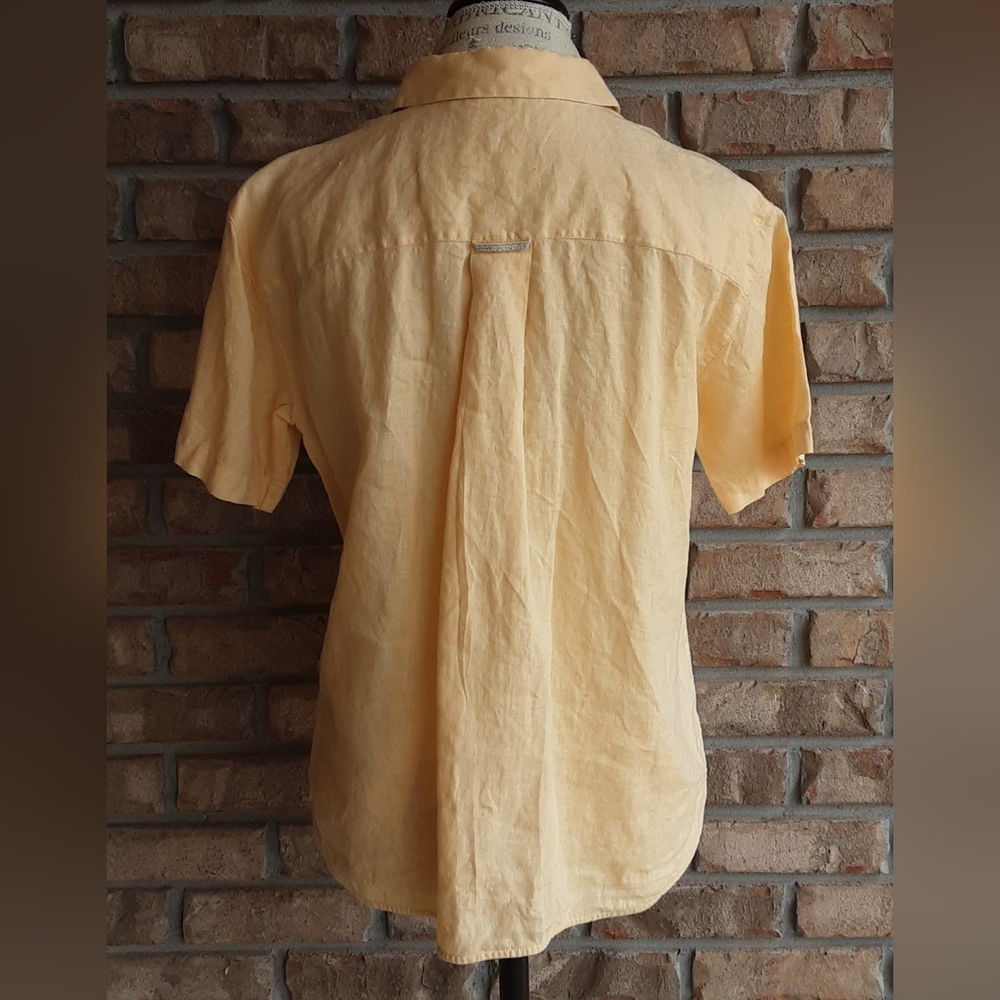 Lafayette 148 New York 100% Linen Light Yellow Button Down Shirt. - Picture 4 of 6